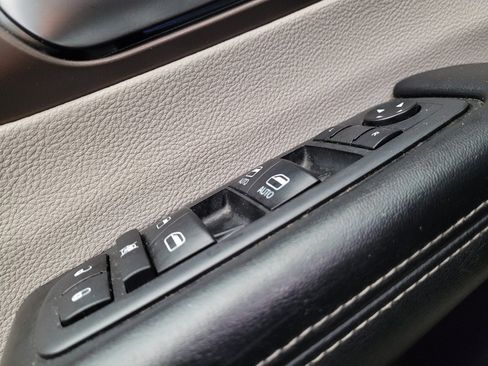 Used 2021 Chrysler Voyager Lxi FWD image 27