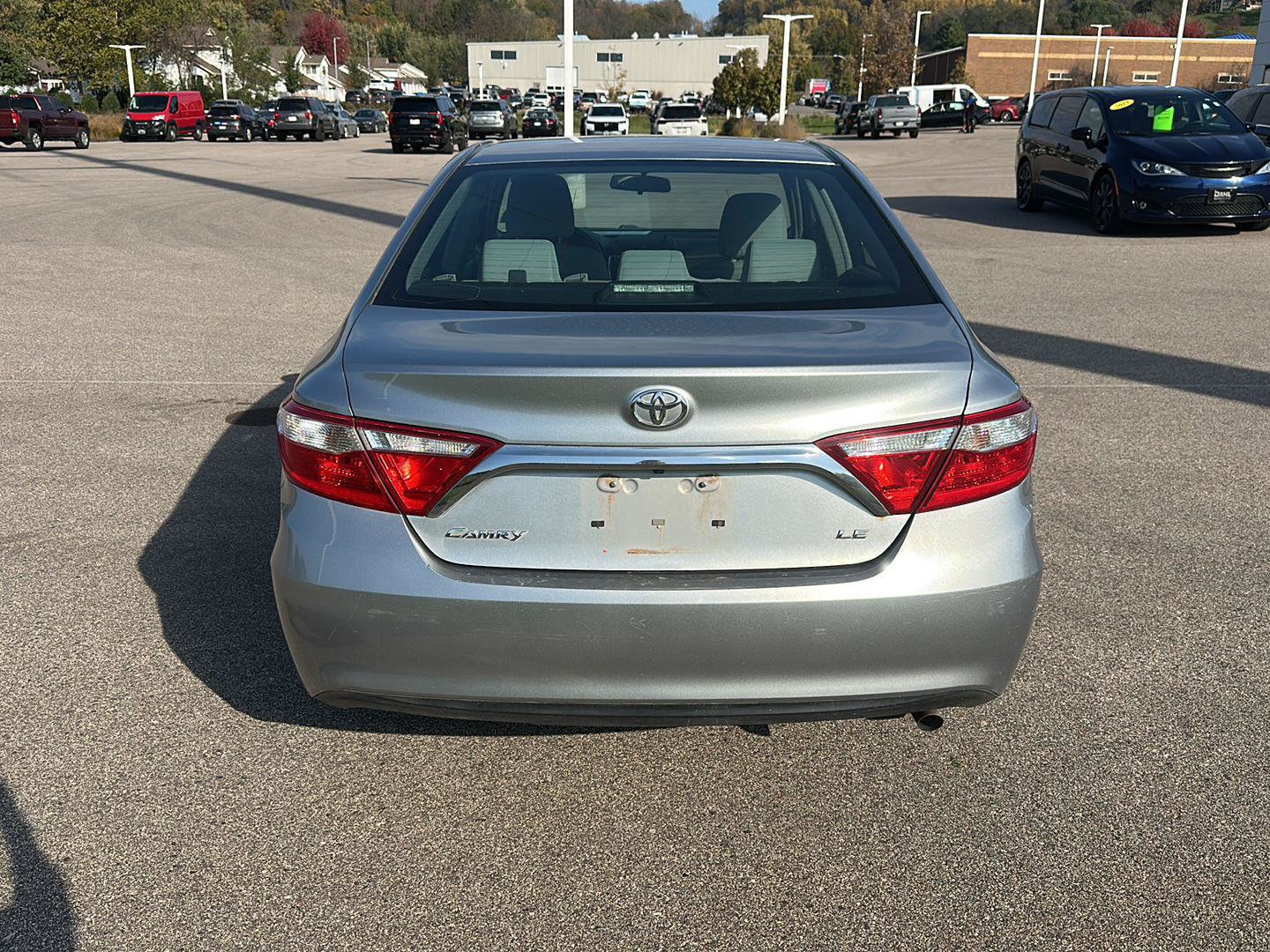 Used 2015 Toyota Camry LE FWD image 4