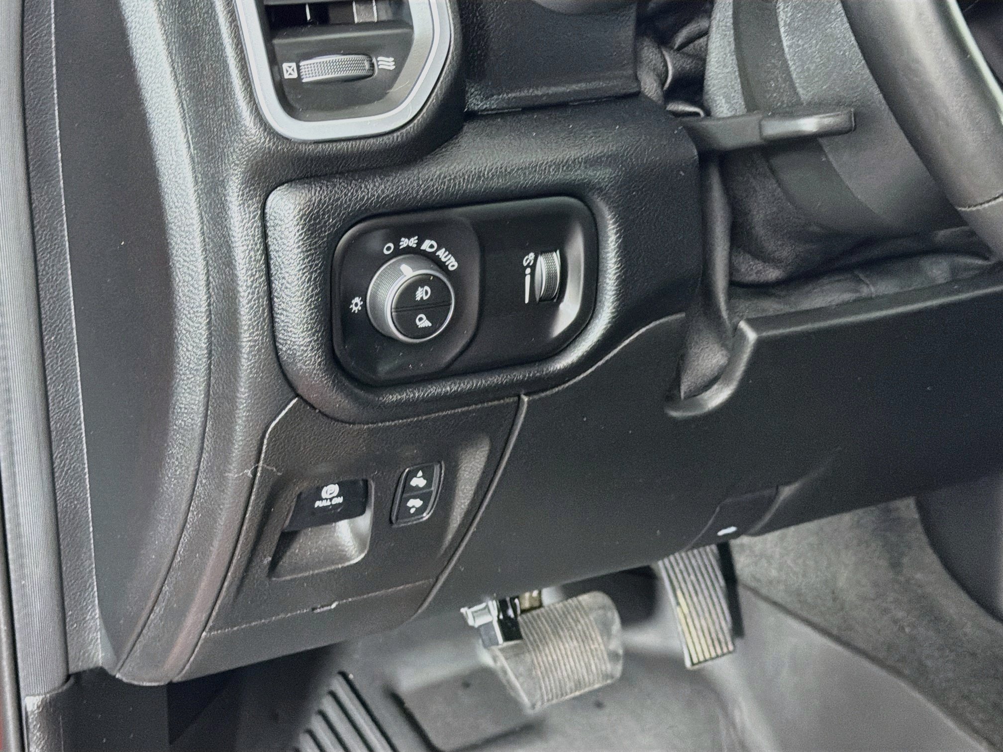 Used 2021 RAM 1500 Big Horn AWD/4WD image 16