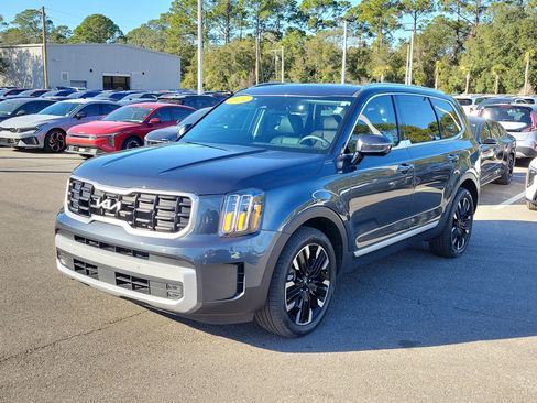 Certified 2024 Kia Telluride SX image 3