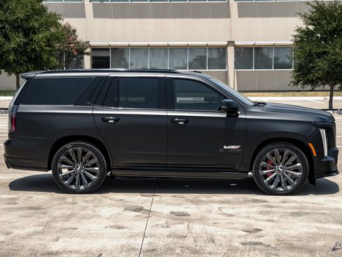 Used 2026 Cadillac Escalade V w/ LPO, Floor Liner Package AWD/4WD image 23