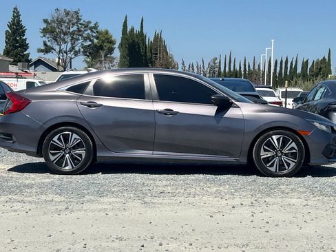 Used 2018 Honda Civic EX-T image 9