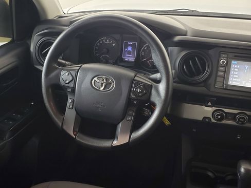 Used 2018 Toyota Tacoma SR image 15