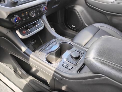 Used 2023 GMC Acadia SLT w/ LPO, Floor Liner Package FWD image 13