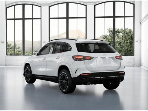 New 2025 Mercedes-Benz GLA 35 AMG 4MATIC image 28