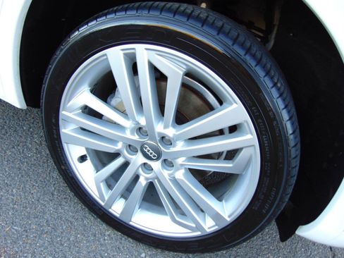 Used 2018 Audi Q5 2.0T Premium Plus w/ Premium Plus Package image 54