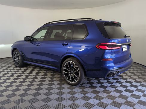 New 2026 BMW X7 M60i image 3