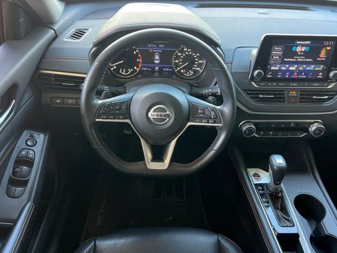 Used 2022 Nissan Altima 2.5 SR FWD image 16