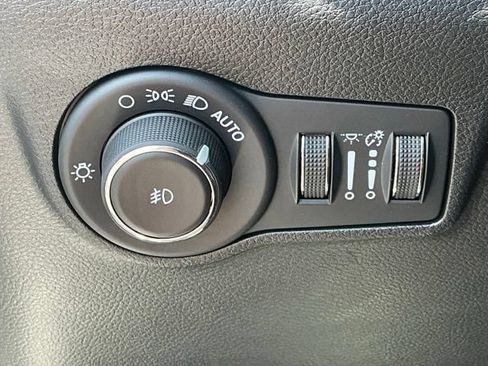 Used 2024 Jeep Compass Latitude AWD/4WD image 33