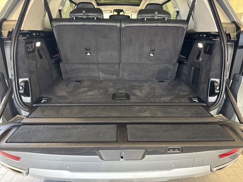 Used 2024 BMW X7 xDrive40i w/ Premium Package image 18