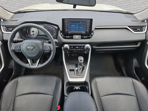 Used 2021 Toyota RAV4 XLE Premium FWD image 10