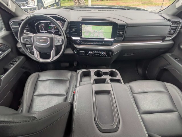 Used 2025 GMC Sierra 1500 SLT AWD/4WD image 14