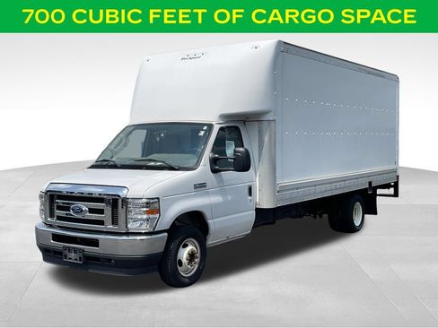Used 2022 Ford E-350 and Econoline 350 Super Duty RWD image 3