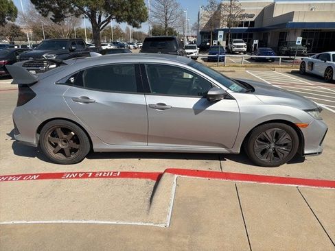 Used 2018 Honda Civic EX image 4