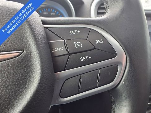 Used 2017 Chrysler 300 Touring w/ Value Package image 26