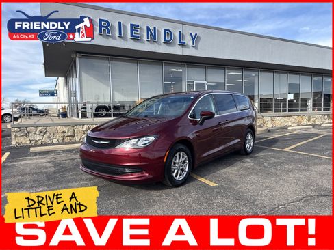 Used 2023 Chrysler Voyager LX FWD image 1