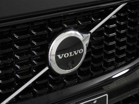 Certified 2023 Volvo XC60 B5 Ultimate image 27