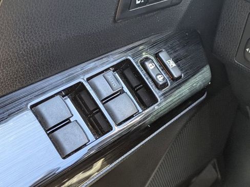 Used 2018 Toyota RAV4 Limited FWD image 26
