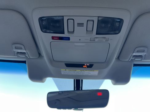 Used 2017 Subaru Outback 3.6R Limited image 32