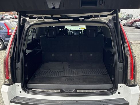 Used 2019 Cadillac Escalade ESV Premium Luxury AWD/4WD image 9