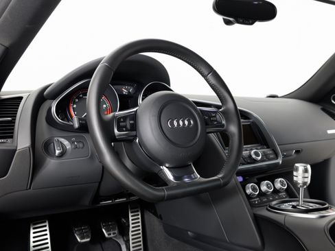 Used 2011 Audi R8 V10 AWD/4WD image 17