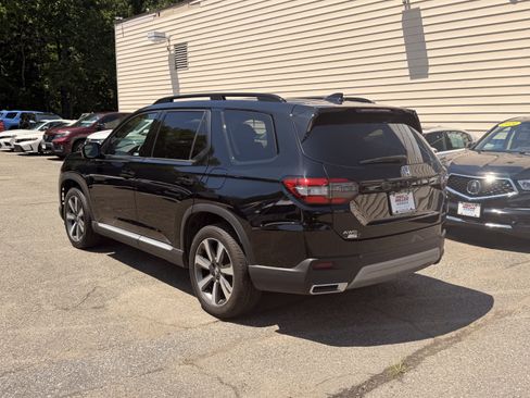 Used 2023 Honda Pilot Elite image 4