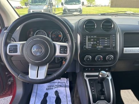 Used 2017 Jeep Compass High Altitude AWD/4WD image 32