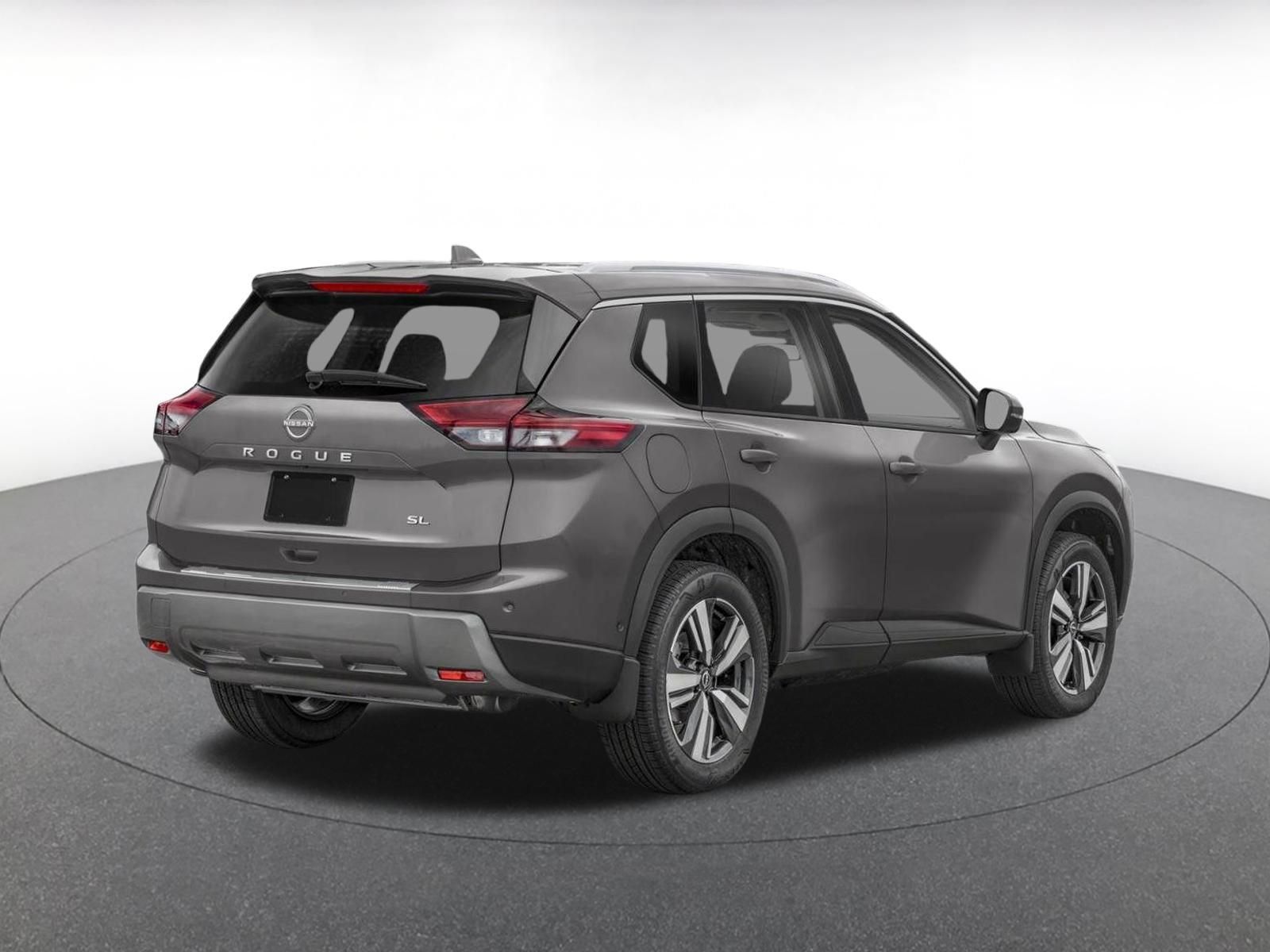Used 2026 Nissan Rogue SL FWD image 2
