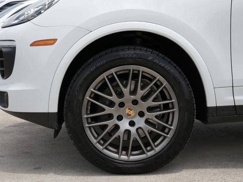Used 2017 Porsche Cayenne AWD/4WD image 24