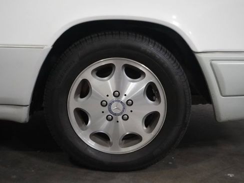 Used 1995 Mercedes-Benz E 320 Convertible image 10