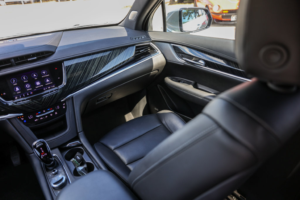 Used 2025 Cadillac XT6 Premium Luxury FWD image 30