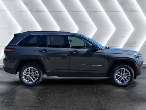 New 2025 Jeep Grand Cherokee Laredo X w/ Luxury Tech Group I image 7