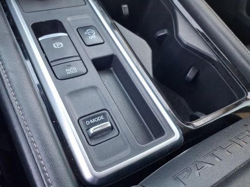 Used 2022 Nissan Pathfinder SL FWD image 23