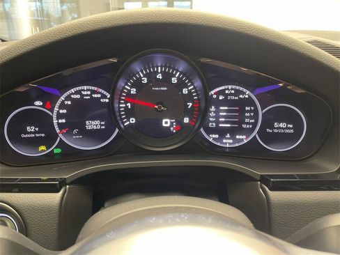 Used 2022 Porsche Cayenne Platinum Edition image 11