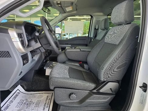 New 2025 Ford F550 XLT image 6