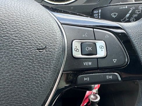 Used 2019 Volkswagen Tiguan S image 31