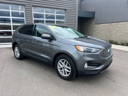 Used 2024 Ford Edge SEL w/ Convenience Package AWD/4WD image 3