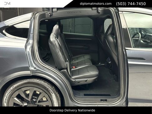 Used 2024 Tesla Model X image 22