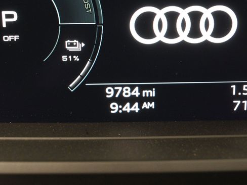 Used 2024 Audi Q4 e-tron Premium Plus w/ Premium Plus image 22