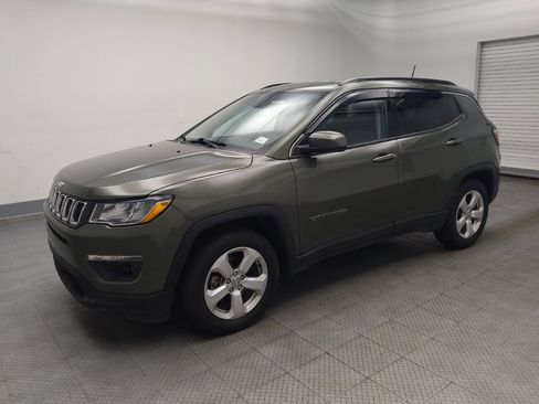 Used 2021 Jeep Compass Latitude w/ Convenience Group FWD image 2
