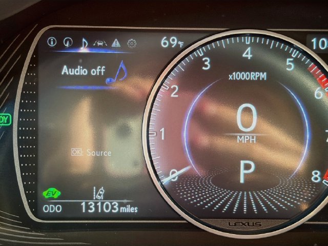 Used 2025 Lexus ES 300h Ultra Luxury w/ Accessory Package (Z2) FWD image 9