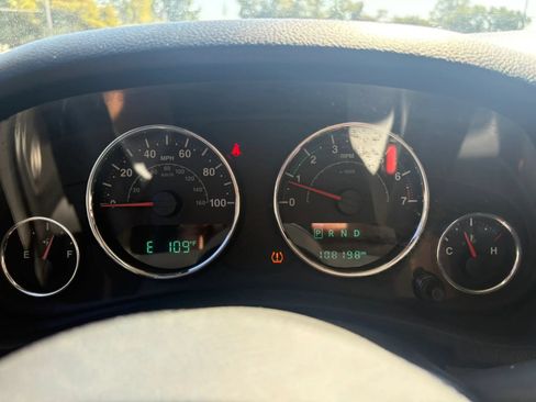 Used 2015 Jeep Wrangler Unlimited Sport w/ Max Tow Package AWD/4WD image 13