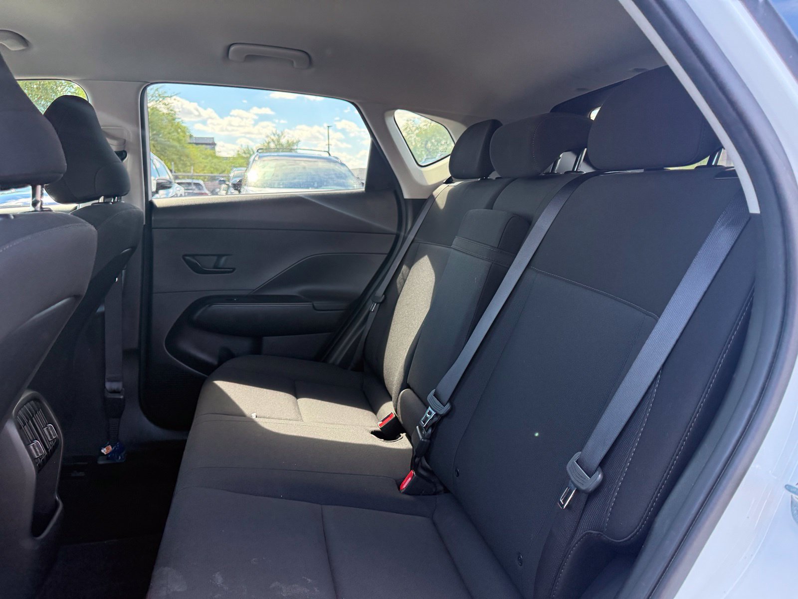 Used 2025 Hyundai Kona SEL FWD image 9