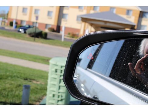 Used 2025 Hyundai Santa Fe SE image 34