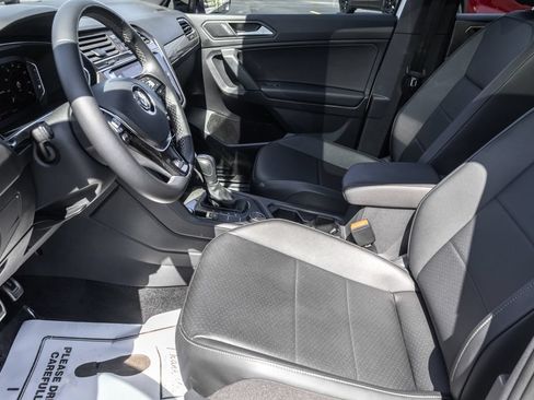 Used 2019 Volkswagen Tiguan SEL Premium R-Line AWD/4WD image 14