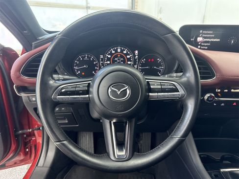 Used 2019 MAZDA MAZDA3 Hatchback w/ Premium Package image 20