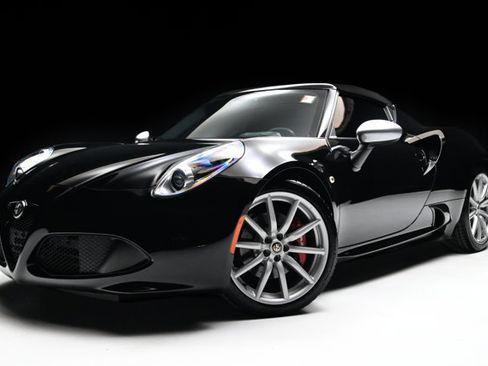Used 2016 Alfa Romeo 4C Spider RWD image 28