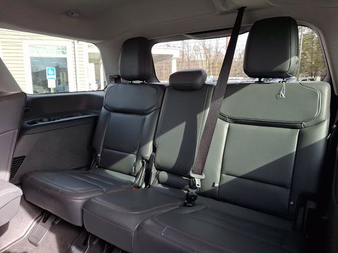 Used 2025 Ford Expedition Active image 12