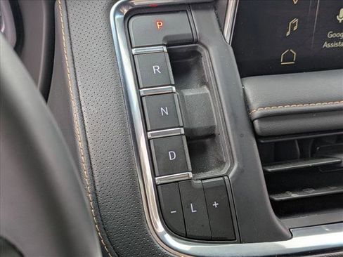 Used 2023 GMC Yukon XL AT4 image 12