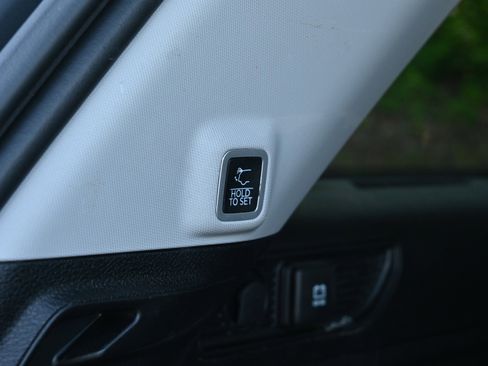 Used 2023 Jeep Grand Cherokee Limited image 19